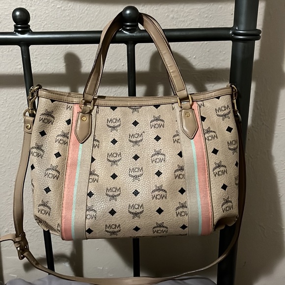 MCM 2 way bag - Picture 2 of 8